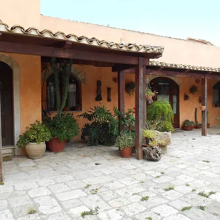 Alloggio per agriturismo Oasi Rupestre *