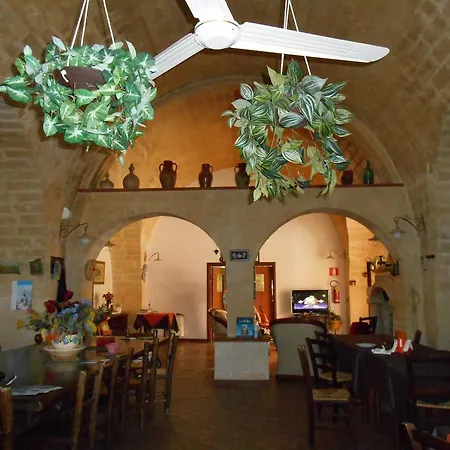 Oasi Rupestre Farm stay *
