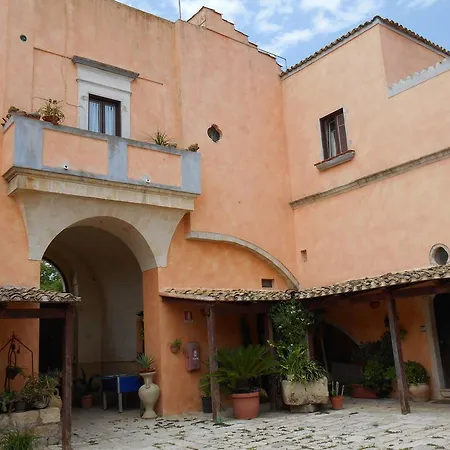 Oasi Rupestre Farm stay *